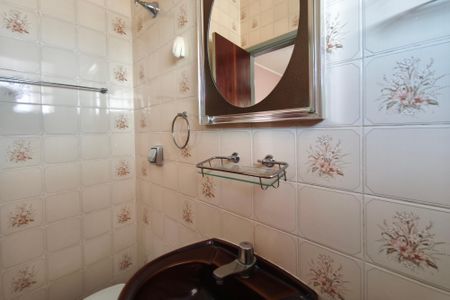 Casa à venda com 240m², 4 quartos e 6 vagas Casa à venda com 240m², 4 quartos e 6 vagasBanheiro da Suíte