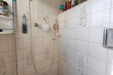 Casa à venda com 240m², 4 quartos e 6 vagas Casa à venda com 240m², 4 quartos e 6 vagasBanheiro Social