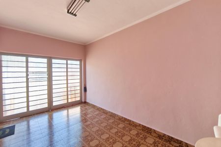 Casa à venda com 240m², 4 quartos e 6 vagas Casa à venda com 240m², 4 quartos e 6 vagasCobertura