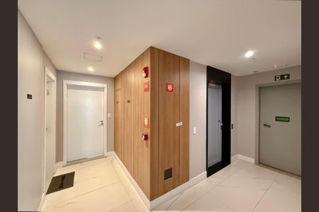 Apartamento à venda com 65m², 2 quartos e 1 vagaEntrada