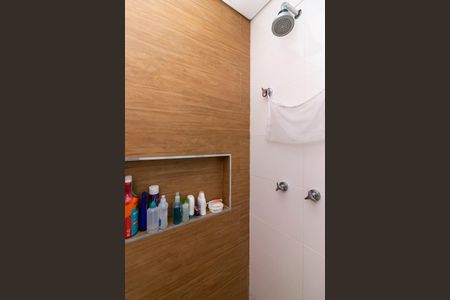 Apartamento para alugar com 61m², 2 quartos e 1 vaga Apartamento para alugar com 61m², 2 quartos e 1 vagaBanheiro da Suíte