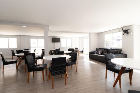 Apartamento para alugar com 61m², 2 quartos e 1 vagaÁrea comum - Salão de festas