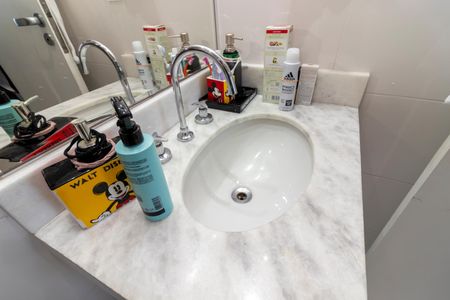 Apartamento para alugar com 61m², 2 quartos e 1 vaga Apartamento para alugar com 61m², 2 quartos e 1 vagaBanheiro da Suíte