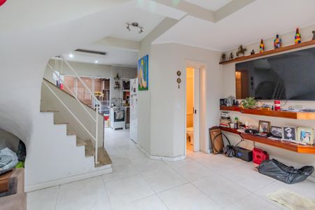 Sala de casa de condomínio à venda com 3 quartos, 150m² em Teresópolis, Porto Alegre