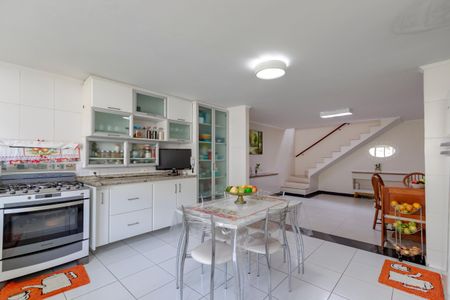 Casa à venda com 335m², 4 quartos e 3 vagasCozinha