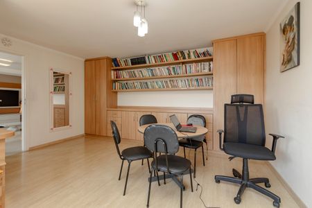 Casa à venda com 335m², 4 quartos e 3 vagasEscritório