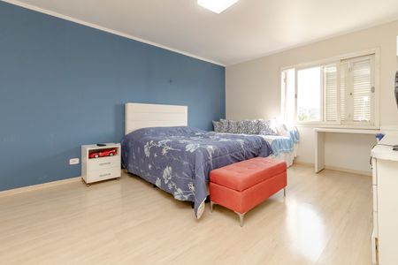 Casa à venda com 335m², 4 quartos e 3 vagasSuíte 2