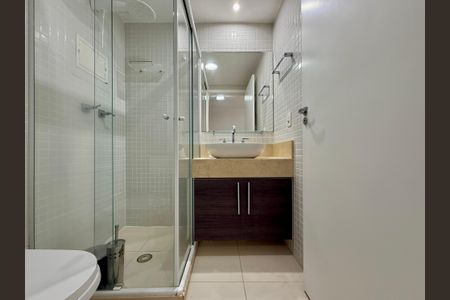 Studio para alugar com 38m², 0 quarto e 1 vaga Studio para alugar com 38m², 0 quarto e 1 vagaBanheiro