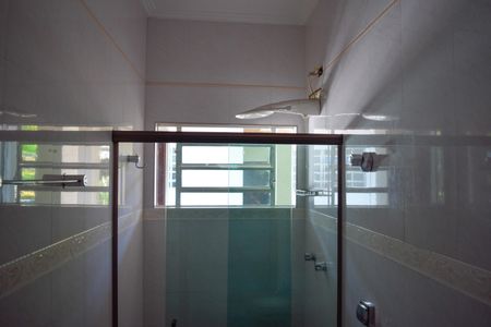 Casa para alugar com 196m², 3 quartos e 3 vagas