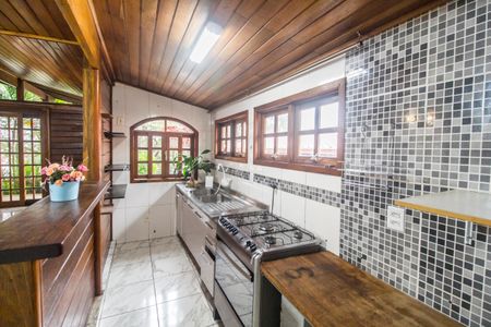 Casa para alugar com 214m², 4 quartos e 2 vagasCozinha