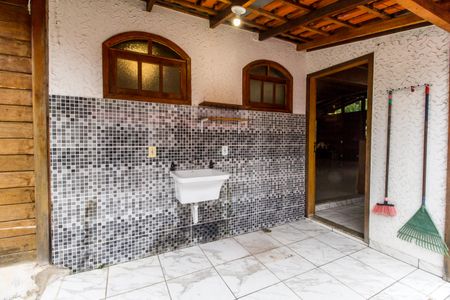 Casa para alugar com 214m², 4 quartos e 2 vagasÁrea de Serviço