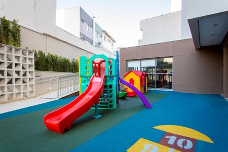 Apartamento à venda com 76m², 2 quartos e 2 vagasÁrea comum - Playground