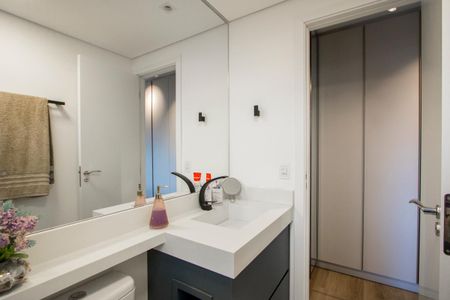 Apartamento à venda com 76m², 2 quartos e 2 vagasBanheiro da Suíte 