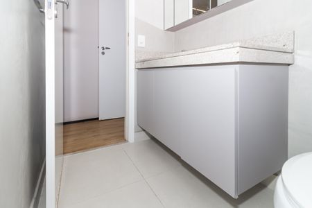 Apartamento à venda com 73m², 2 quartos e 2 vagas Apartamento à venda com 73m², 2 quartos e 2 vagasBanheiro da Suíte