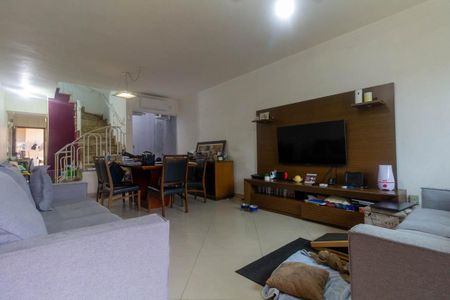 Sala de casa à venda com 3 quartos, 108m² em Vila Carrão, São Paulo