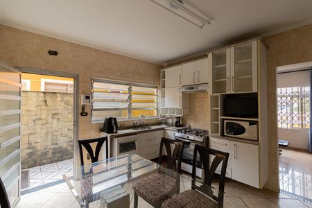 Casa à venda com 220m², 5 quartos e 4 vagasCozinha