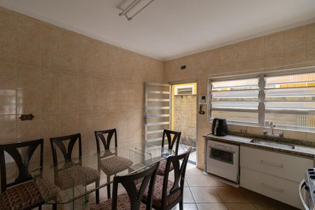Casa à venda com 220m², 5 quartos e 4 vagasCozinha