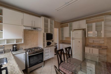 Casa à venda com 220m², 5 quartos e 4 vagasCozinha