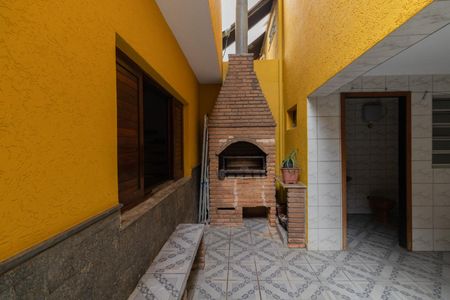 Casa à venda com 220m², 5 quartos e 4 vagasChurrasqueira