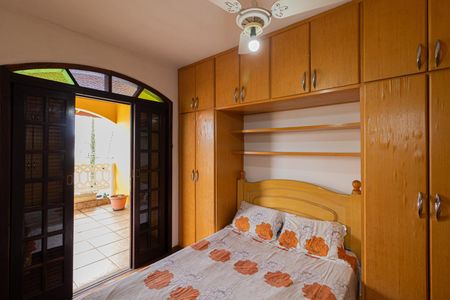 Casa à venda com 220m², 5 quartos e 4 vagasSuíte 2