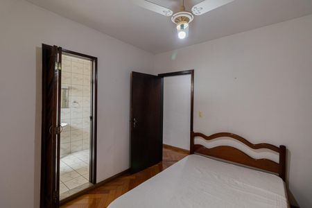 Casa à venda com 220m², 5 quartos e 4 vagasSuíte 3