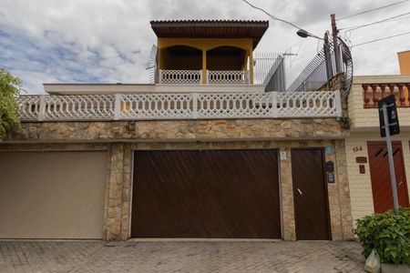 Casa à venda com 220m², 5 quartos e 4 vagasFachada