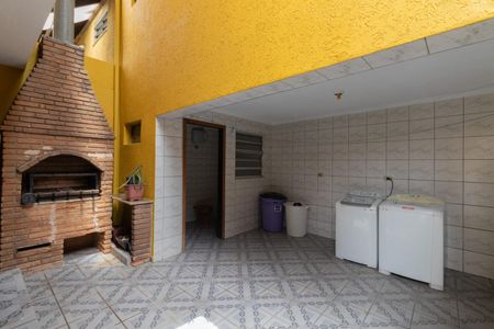 Casa à venda com 220m², 5 quartos e 4 vagasÁrea de Serviço