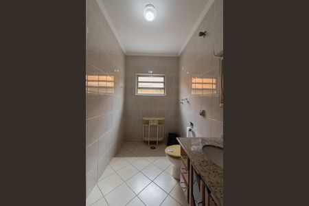 Casa à venda com 220m², 5 quartos e 4 vagasBanheiro