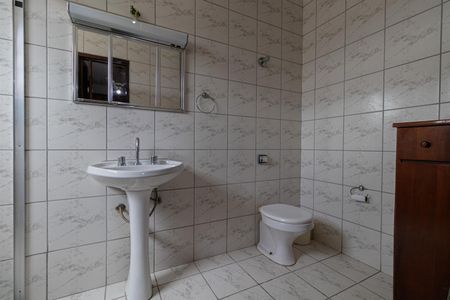 Casa à venda com 220m², 5 quartos e 4 vagasBanheiro da Suíte 3