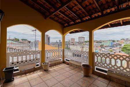 Casa à venda com 220m², 5 quartos e 4 vagasVaranda da Suíte 2