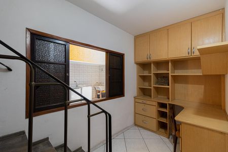 Casa à venda com 220m², 5 quartos e 4 vagasQuarto