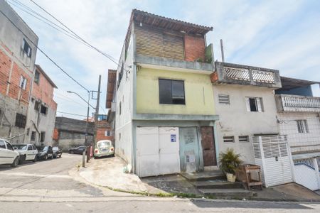 Casa para alugar com 100m², 2 quartos e sem vaga Casa para alugar com 100m², 2 quartos e sem vagaFachada
