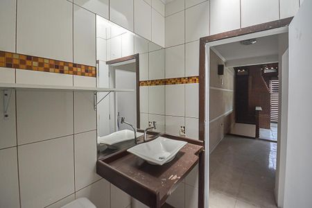 Casa para alugar com 100m², 2 quartos e sem vaga Casa para alugar com 100m², 2 quartos e sem vagaBanheiro