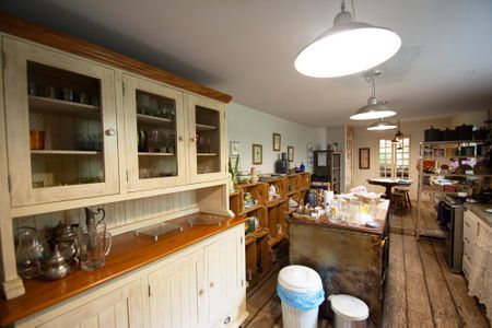 Casa à venda com 582m², 3 quartos e 3 vagas Casa à venda com 582m², 3 quartos e 3 vagascozinha