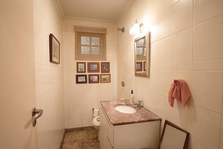 Casa à venda com 582m², 3 quartos e 3 vagas Casa à venda com 582m², 3 quartos e 3 vagaslavabo