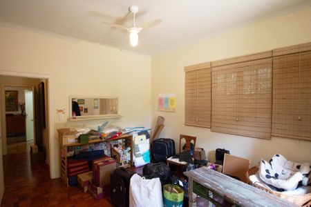 Casa à venda com 582m², 3 quartos e 3 vagas Casa à venda com 582m², 3 quartos e 3 vagasquarto 1