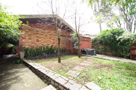 Casa à venda com 582m², 3 quartos e 3 vagas Casa à venda com 582m², 3 quartos e 3 vagasarea da casa