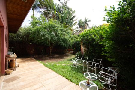 Casa à venda com 582m², 3 quartos e 3 vagas Casa à venda com 582m², 3 quartos e 3 vagasarea da casa