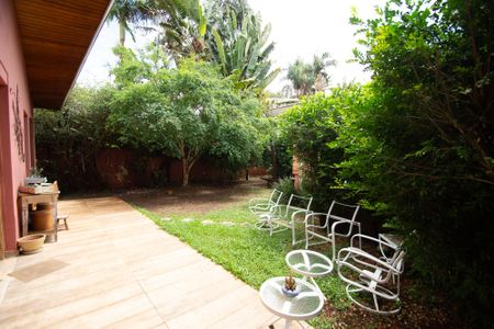 Casa à venda com 582m², 3 quartos e 3 vagas Casa à venda com 582m², 3 quartos e 3 vagasarea da casa