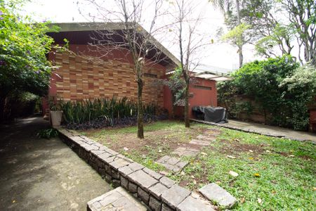 Casa à venda com 582m², 3 quartos e 3 vagas Casa à venda com 582m², 3 quartos e 3 vagasarea da casa