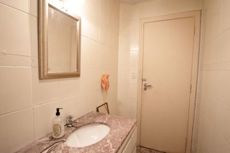 Casa à venda com 582m², 3 quartos e 3 vagas Casa à venda com 582m², 3 quartos e 3 vagaslavabo