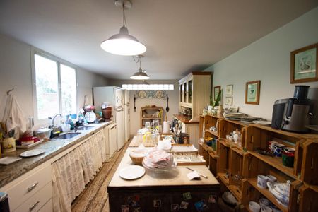 Casa à venda com 582m², 3 quartos e 3 vagas Casa à venda com 582m², 3 quartos e 3 vagascozinha