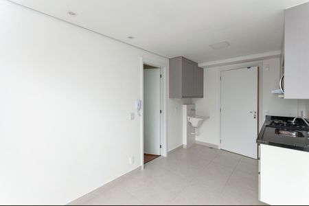 Sala de apartamento para alugar com 1 quarto, 28m² em Parque Industrial Tomas Edson, São Paulo