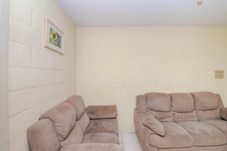 Sala de apartamento à venda com 2 quartos, 40m² em Rubem Berta, Porto Alegre