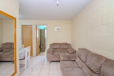 Sala de apartamento à venda com 2 quartos, 40m² em Rubem Berta, Porto Alegre