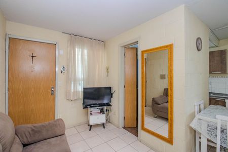 Sala de apartamento à venda com 2 quartos, 40m² em Rubem Berta, Porto Alegre