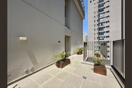 Studio à venda com 32m², 0 quarto e sem vaga Studio à venda com 32m², 0 quarto e sem vagaTerraço