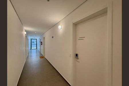 Studio à venda com 32m², 0 quarto e sem vaga Studio à venda com 32m², 0 quarto e sem vagaHall Apartamento