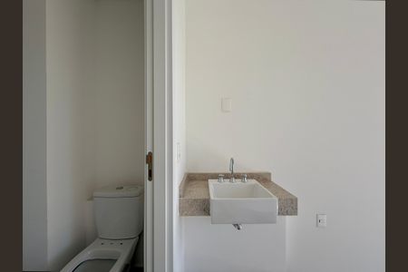 Studio à venda com 32m², 0 quarto e sem vaga Studio à venda com 32m², 0 quarto e sem vagaBanheiro