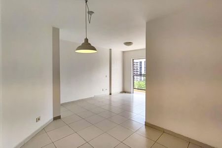 Apartamento à venda com 80m², 3 quartos e 1 vagaSala